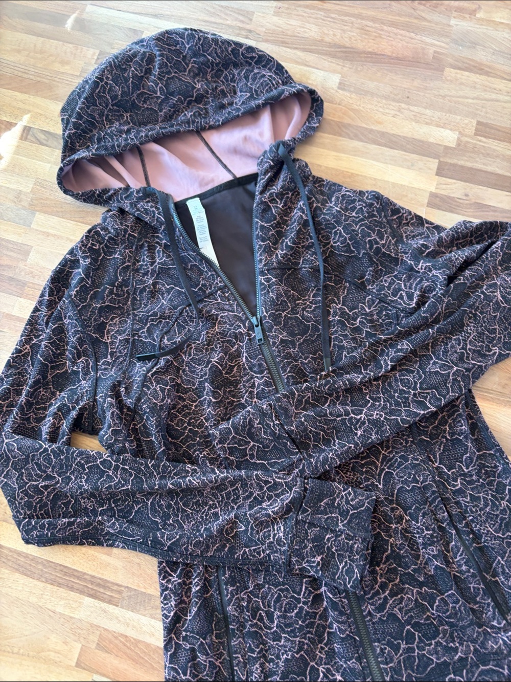 Women's lululemon Black & Pink Lace-Print Hooded workout Jacket